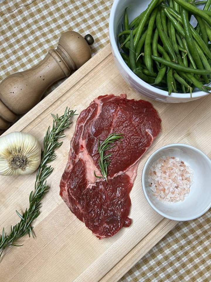 Venez dans notre boucherie pour acheter de la viande fraîche !